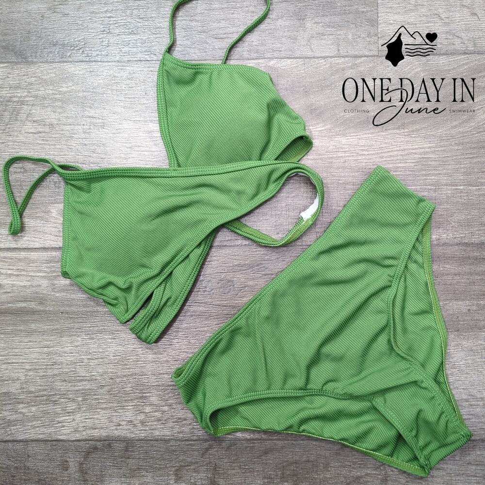 CharmLeaks Girl's Cross Front Ribbed Bikini Swimsuit Size 15-16